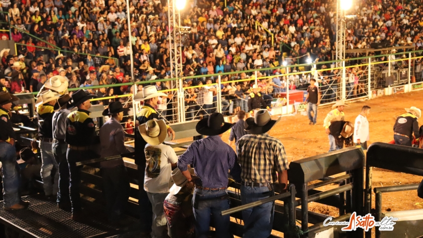 Rodeio: Grandes nomes de locutores abrilhantaram a narração das montarias na 28º expoeste