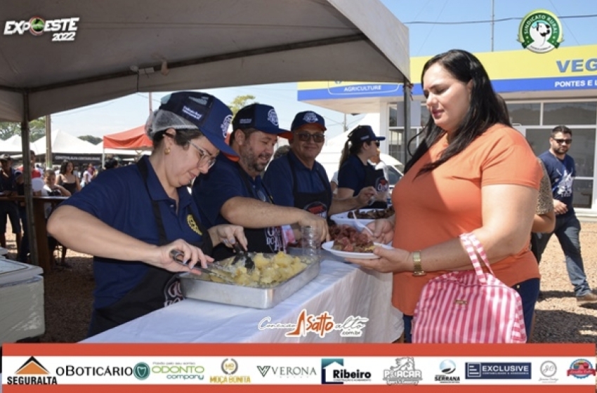 SUCESSO TOTAL: Queima do alho bate recorde de público com desperdício mínimo de comida