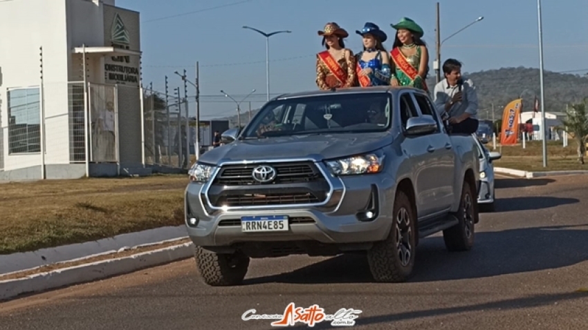 Carreata de abertura marca início da 28º Expoeste