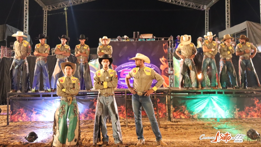 Adrenalina: Grande semi-final e final do rodeio em touros e burros na última noite da 28º Expoeste