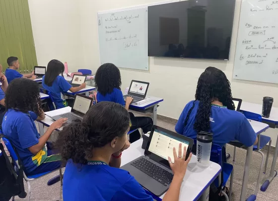 Na Escola Estadual São José Operário, em Rondonópolis, o uso de Chromebooks em sala de aula é rotina - Foto por: Seduc-MT