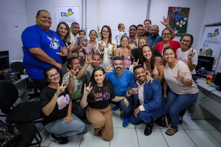 Na Central de Interpretação de Libras (CIL), Virginia Mendes participou do evento em comemoração ao mês das mulheres. Crédito - Jana Pessôa