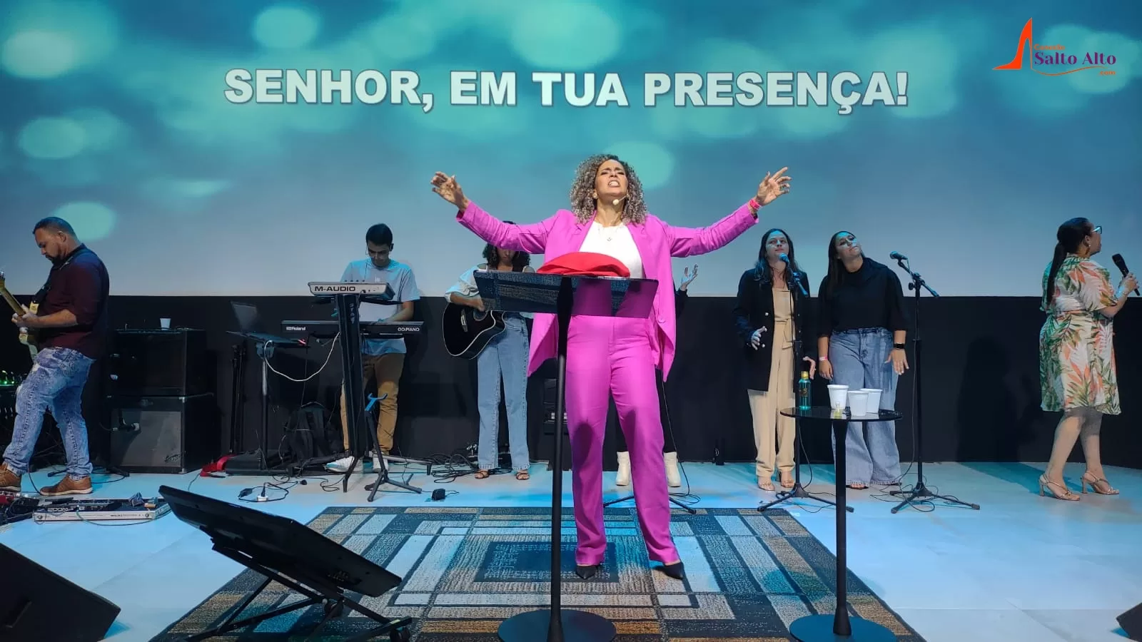 Igreja Evangélica Videira honra mais de 400 mulheres em culto especial com tema “Mulher Debaixo do Favor”