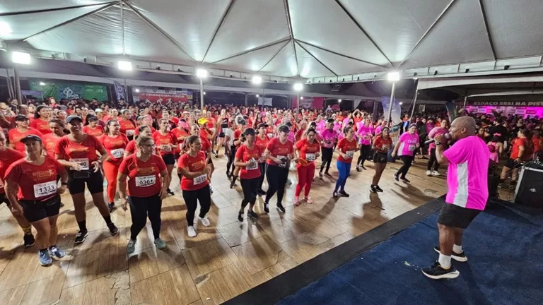 Atletas do Sesi na Pista buscam superação na Corrida Cheias de Charme