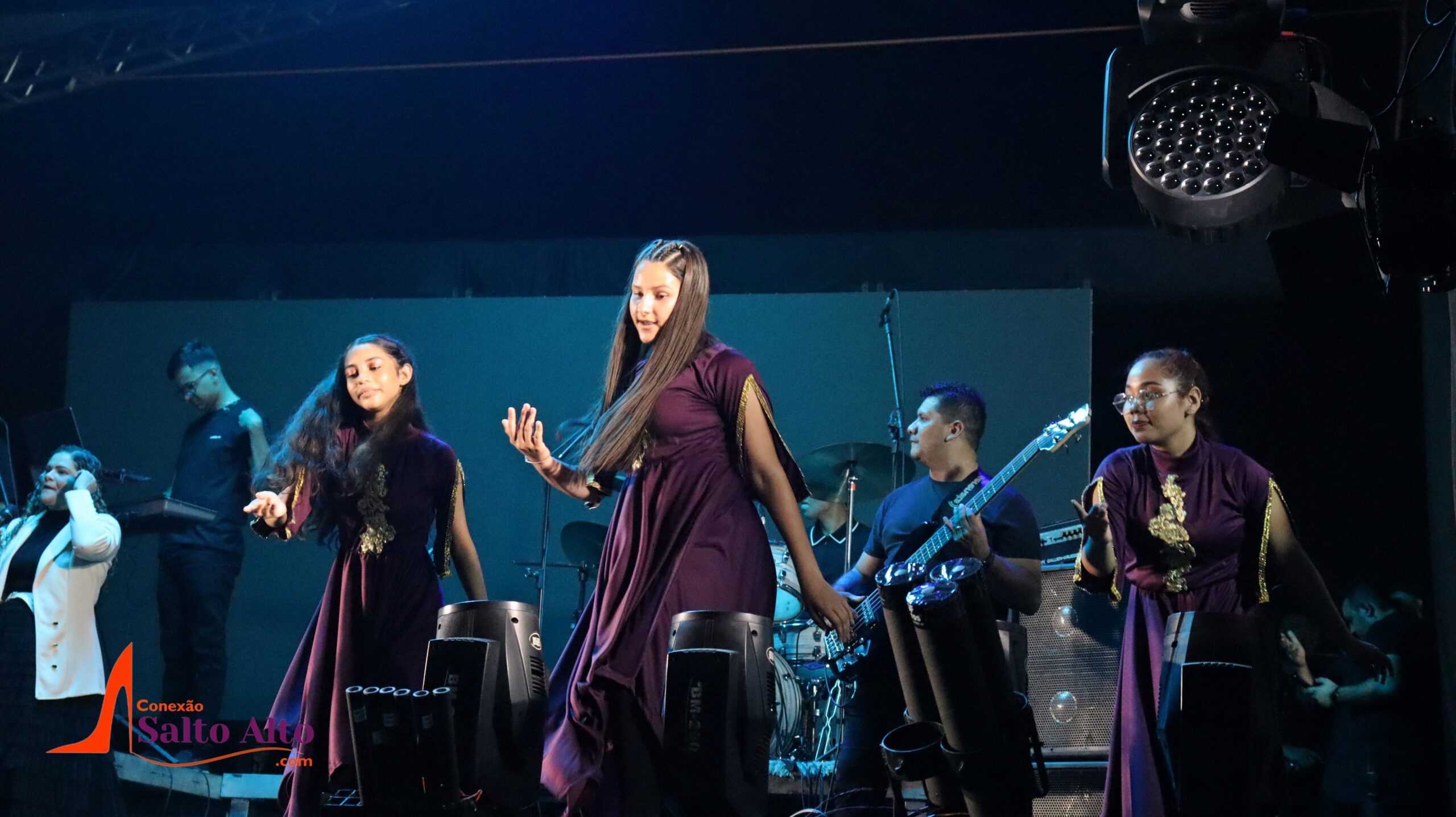 Femuse e 6° feira das nações : noite de louvor, adoração e união na presença de Deus